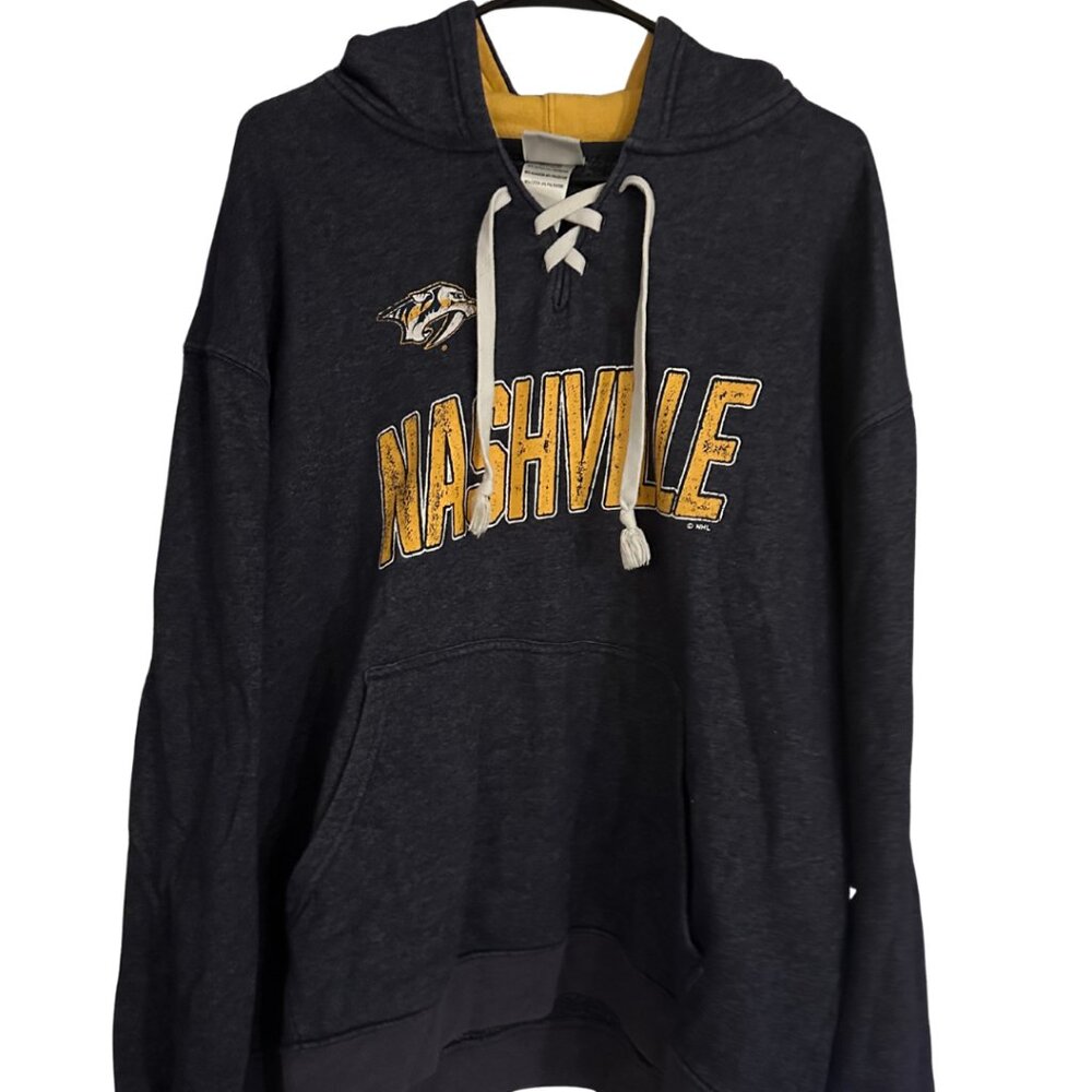 🏒 Nashville Predators Lace-Up Hoodie (Size XL)